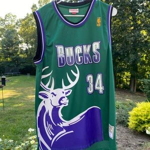 Mitchell and ness vintage jersey